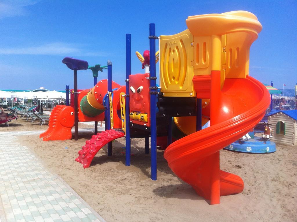 Hotel Villa Linda - Family Hotel - Nuova Costruzione Antisismica Riccione Exterior foto